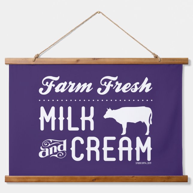 FRISCHE MILCH WANDTEPPICH MIT HOLZRAHMEN (Vorne)