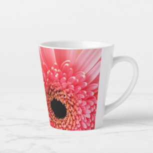 Frische Pinke Gerbera-Margerite Fotografie Milchtasse