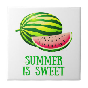 Frische, reife Wassermelone mit Sommerlaune Fliese