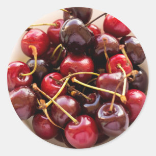Frische rote Kirschen in einer Schüssel Fotografie Runder Aufkleber