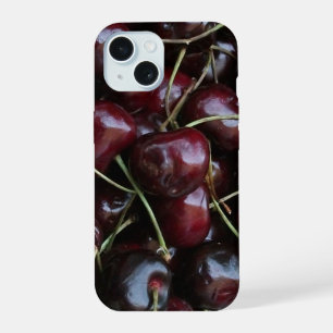 Frische rote Kirschen mit Stielen iPhone 15 Hülle