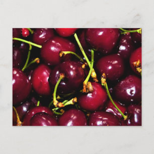 Frische saftige Kirschen mit Wassertropfen Postkarte