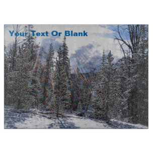 Frische Schnee auf schnellem Blitz Schneidebrett