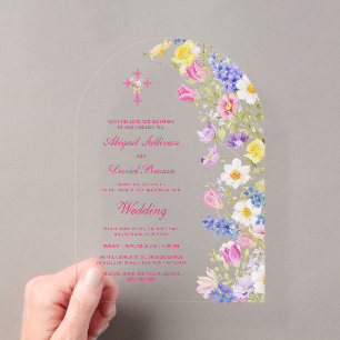 Frische Wiesenblumenbogen religiöse Hochzeit Acryleinladungen