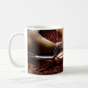 Frischer gemahlener Kaffee Tasse