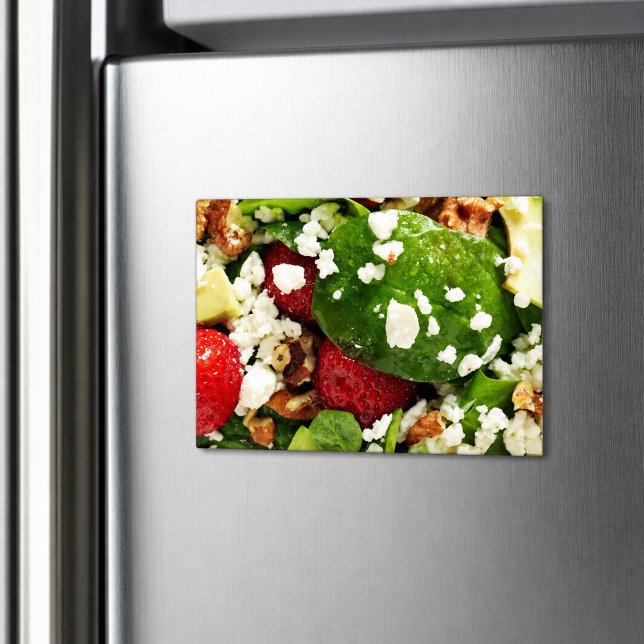 Frischer Salat mit Spinat, Avocado und Erdbeere Magnet (Von Creator hochgeladen)