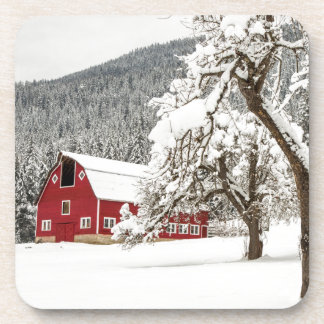 Frischer Schnee auf roter Scheune Untersetzer