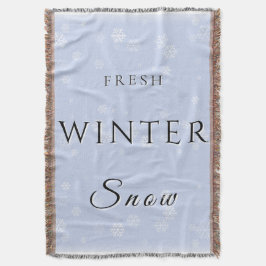Frischer Winterschnee mit Schnee Decke