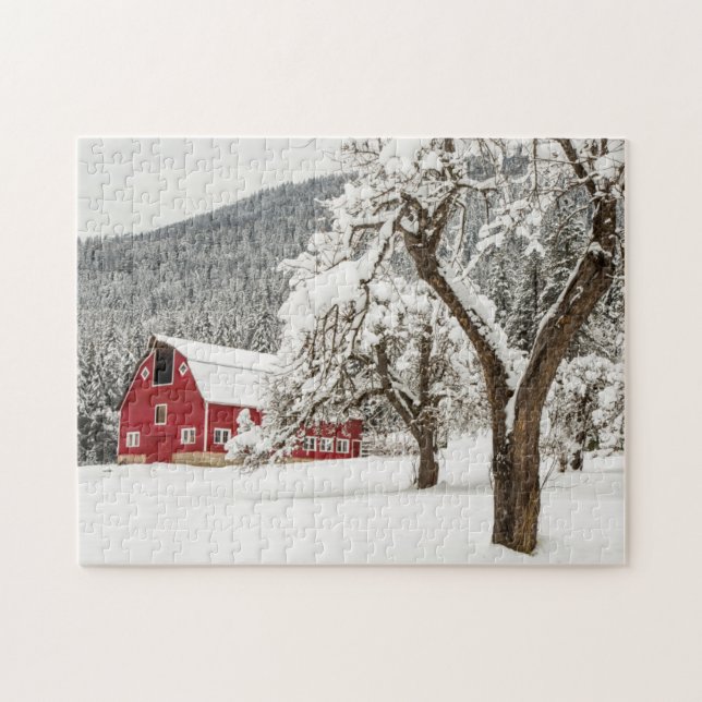 Frischschnee auf roter Scheune Puzzle (Horizontal)