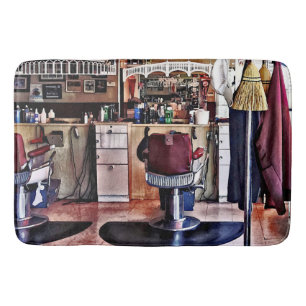 Friseursalon mit Mantel-Gestell Badematte