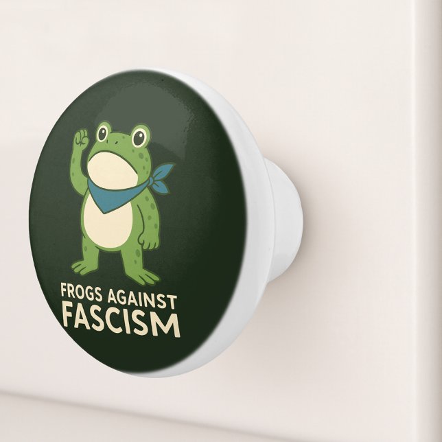 Frogs Against Fascism Portland Frog Protest Keramikknauf (Von Creator hochgeladen)