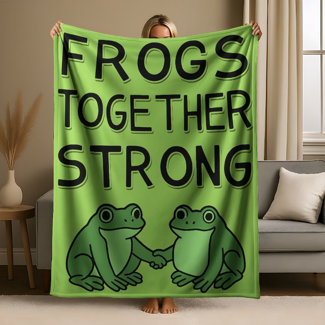 Frogs Together Strong Portland Frog Protest Fleecedecke (Von Creator hochgeladen)