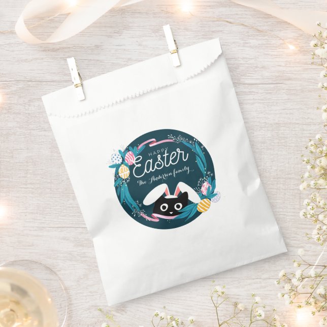 Frohe Osterfeige, Schwarze Katze mit sonnigen Ohre Geschenktütchen (Ausgeschnitten)