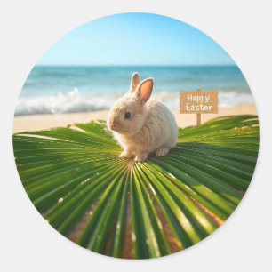 Frohe Ostern Hase auf Palmzweig am Strand Runder Aufkleber