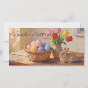 Frohe Ostern mit bunten Eiern und Tulpen
