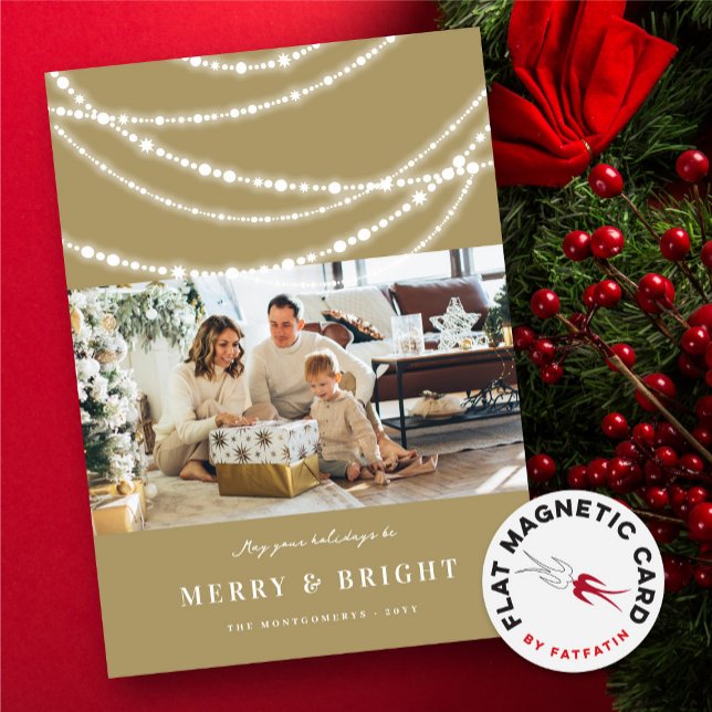 Frohe und helle Weihnachtsfeiertage Foto Magnetkarte (Merry & Bright Christmas Stylish Sparkling Glowing Lights Photo Holiday Magnetic Card @ fat_fa_tin)