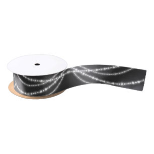 Frohe und helle Weihnachtsfeiertage Satinband