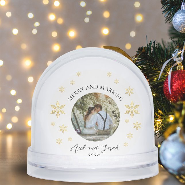 Frohe und Verheiratete Foto Goldene Schneeflocke Schneekugeln (Merry And Married Photo Golden Snowflake Snow Globes)
