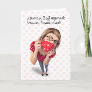 Frohe Valentinstag Frau mit Gesichtsmaske Humor Feiertagskarte