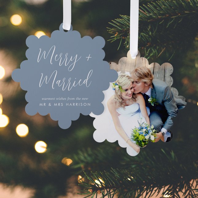 Frohe Verheiratete Hochzeit Foto Dusty Blue Christ Ornament Karte (A beautiful & unique way to announce your marriage this holiday season)