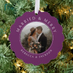 Frohe Verheiratete Lila Hochzeit Foto Weihnachten Ornament Karte<br><div class="desc">Frohe Verheiratete Lila Hochzeit Foto Weihnachtsausstellung Karte</div>