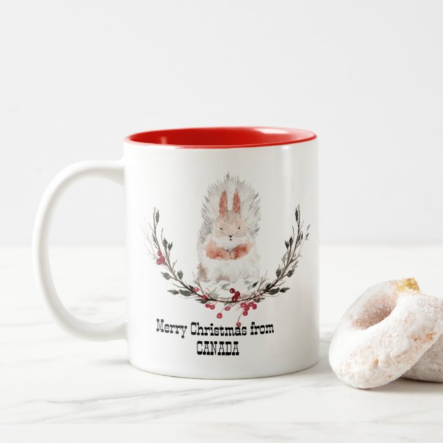 Frohe Weihnachten aus Kanada Eichhörnchen Zweifarbige Tasse (Mit Donut)