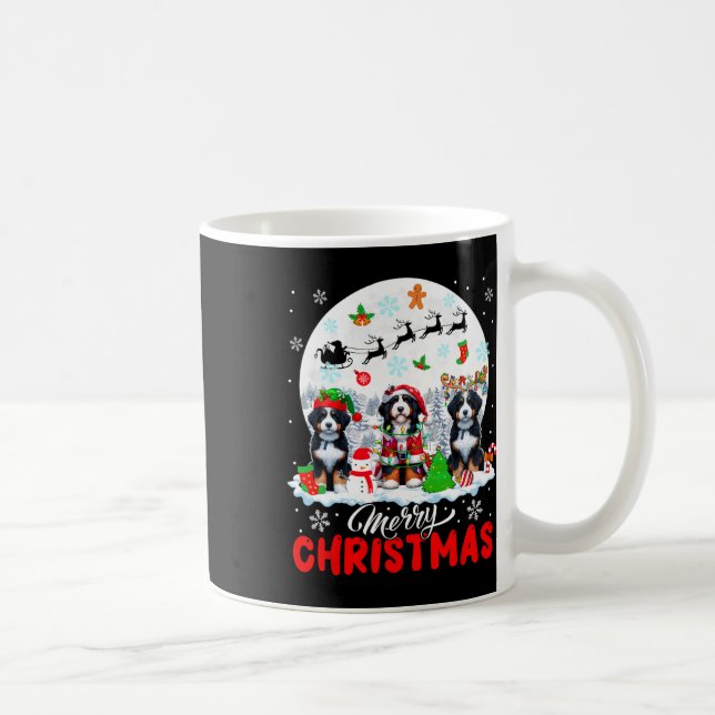 Frohe Weihnachten Drei Santa Elf Reindeer Bernedoo Kaffeetasse (Rechts)