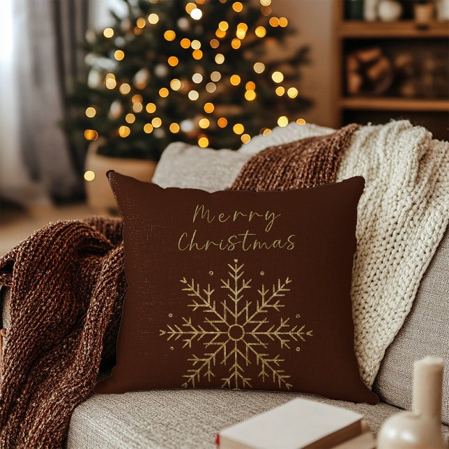 Frohe Weihnachten / Gold Snowflake Terracotta Dark Kissen (Merry Christmas / Gold Snowflake Terracotta Dark Throw Pillow)