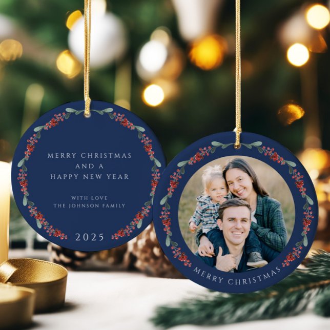 Frohe Weihnachten Holly Botanisches Foto Keramik Ornament (Merry Christmas Holly Botanical Photo Ceramic Ornament)