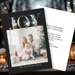 Frohe Weihnachten! Modernes, schwarzes Gold, Foto Feiertagskarte<br><div class="desc">Kundenspezifische "Joy-Merry Christmas" schwarzes Gold, Foto-Urlaubskarte. Feiern Sie die Freude an der Urlaubssaison mit dieser schön gestalteten, individuell gestaltbaren Fotokarte. Der elegante schwarze Hintergrund umrahmt Ihr persönliches Foto perfekt und macht Ihren Urlaub stilvoll. Auf der anderen Seite wird das Wort "JOY" in festlichen, vergoldeten Briefen kunstvoll dargestellt, wodurch eine luxuriöse...</div>