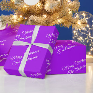 Frohe Weihnachten, Namen, weißer Schriftzug auf vi Geschenkpapier