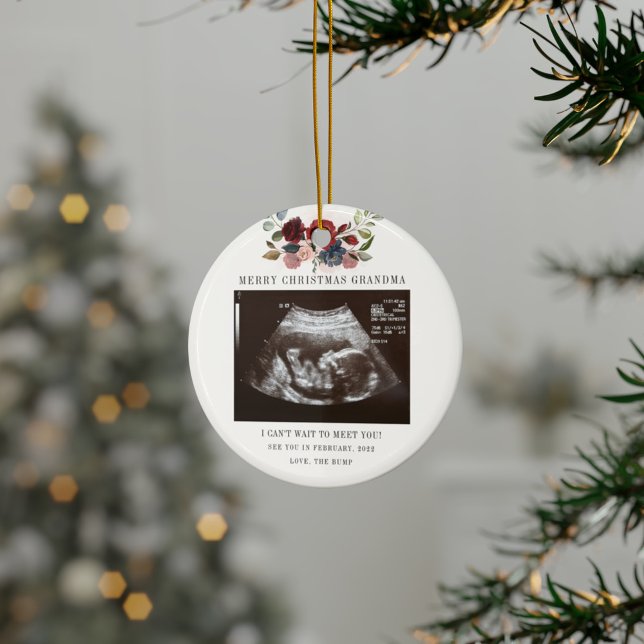 Frohe Weihnachten Oma Floral Ultrasound Foto Keramik Ornament (Burgundy Floral Sonogram Grandma Keepsake Ceramic Ornament)