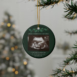 Frohe Weihnachten Oma Pregnancy Sonogram Keramik Ornament<br><div class="desc">Es ist immer eine gute Zeit, diese aufregende Nachricht mit Ihren nächsten und lieben zu teilen. Perfekte Geschenkidee für die Oma mit Ultraschall Foto. Passen Sie diese einmalige Anzeige an, fügen Sie Ihre Daten hinzu und ließ jedem, der über diese Neuigkeiten Bescheid weiß. Gutes Geschenk für neue Eltern und Babyduschen....</div>