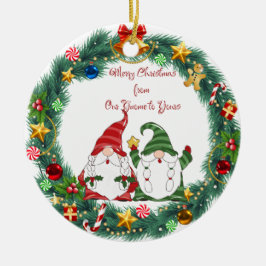 Frohe Weihnachten von "Unser Gnome" zu "Dein" auf  Keramik Ornament