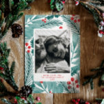 Frohe Weihnachten. Winter Foto mit Blumen und Pini Feiertagskarte<br><div class="desc">"Frohe Weihnachten" Fotokarte mit Aquarellkiefern und Blumenmuster für den Winterurlaub. Bitte kontaktieren Sie mich,  wenn Sie weitere Informationen benötigen.</div>