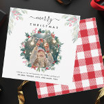 Frohe Weihnachts-Berries-Foto Mitteilungskarte<br><div class="desc">Eine Weihnachts-Fotokarte,  die Sie leicht anpassen können. Fügen Sie Ihr Foto hinzu,  und ändern Sie den Wortlaut und die Namen,  indem Sie auf die Schaltfläche "Personalisieren" klicken.</div>