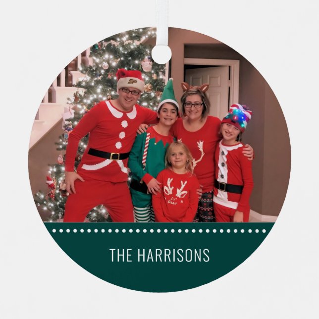 Frohe Weihnachts-Foto Personalisiert Round Green Ornament Aus Metall (Vorderseite)