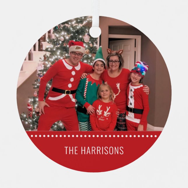 Frohe Weihnachts-Foto Personalisiert Round Red Ornament Aus Metall (Vorderseite)