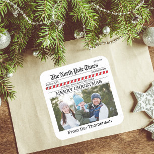 Frohe Weihnachts-Foto Whimsical Newspaper Print Quadratischer Aufkleber