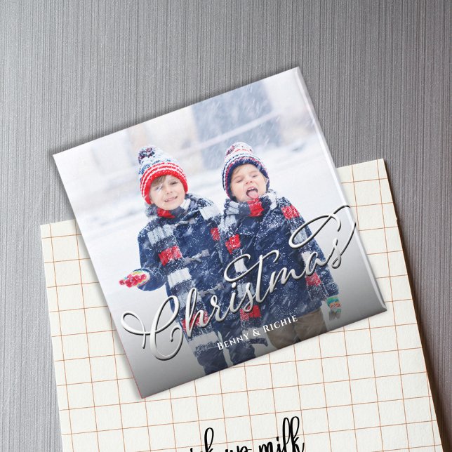 Frohe Weihnachts-Fotovorlage Skript Magnet (Merry Christmas holiday photo magnet with silver calligraphy script. )