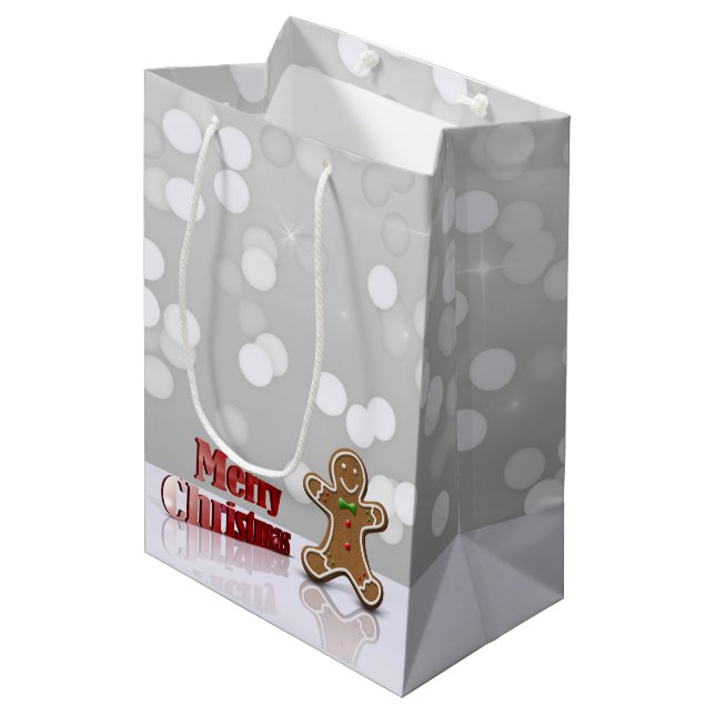 Frohe Weihnachts Gingerbread Man Medium Geschenkta Mittlere Geschenktüte (Vorderseite Schrägansicht)