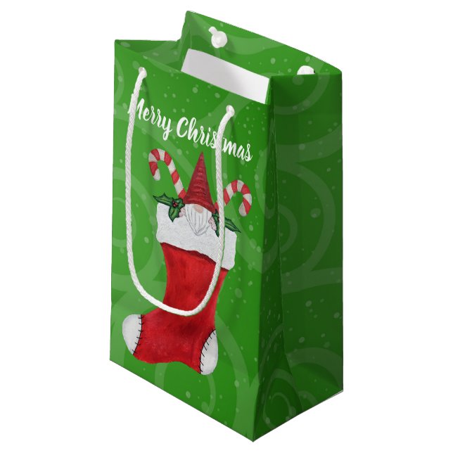 Frohe Weihnachts Gnome Red Strumpf Green Wirbel Kleine Geschenktüte (Vorderseite Schrägansicht)