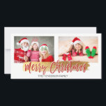 Frohe Weihnachts Hand Lettered Script Foto Card Feiertagskarte<br><div class="desc">Frohe Weihnachts Hand Briefe Script Foto Card. Foto und Text dieses handgeschriebenen Pinselskripts können aktualisiert und mit Ihrem Foto und Familiennamen angepasst werden.</div>