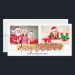 Frohe Weihnachts Hand Lettered Script Foto Card Feiertagskarte<br><div class="desc">Frohe Weihnachts Hand Briefe Script Foto Card. Foto und Text dieses handgeschriebenen Pinselskripts können aktualisiert und mit Ihrem Foto und Familiennamen angepasst werden.</div>