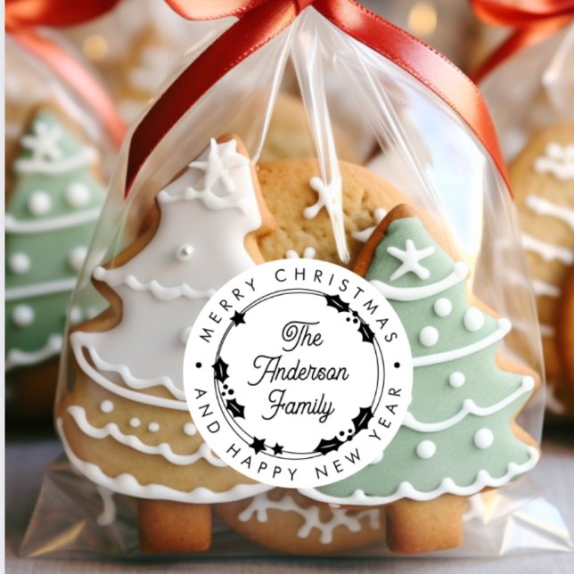 Frohe Weihnachts-Individuelle Name Script Holly Wr Runder Aufkleber (Von Creator hochgeladen)