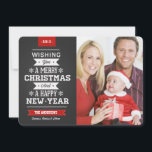 Frohe Weihnachts Preppy Chalkboard Foto-Karte Feiertagskarte<br><div class="desc">Spaß und festliche abgerundete Ecken preppy Stil Kreide Schild Tafel Weihnachten Feiertag Grußbild Vorlage auf trendige Flachkarten. Rustikaler Chalkboard-Stil mit schwarzem Hintergrund mit Retro-Varsity-Stil Typografie und Vintage Rahmen. Fügen Sie Ihr Lieblings-Foto oder das erste Urlaubsbild Ihres Babys hinzu und passen Sie den Text an. Moderner Weg, um glückliche Winterurlaub Grüße...</div>