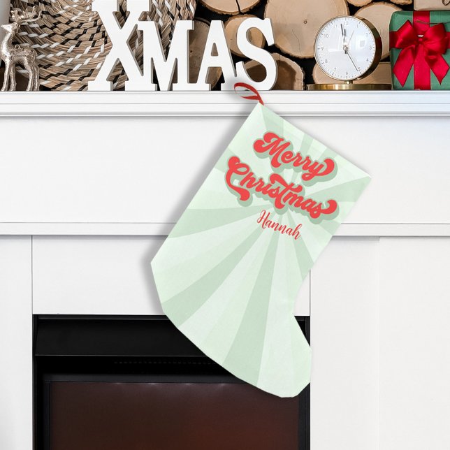 Frohe Weihnachts Red Green Retro Niedliche Typogra Kleiner Weihnachtsstrumpf (Whimsical red and green retro style typography Christmas stocking.)