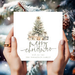 Frohe Weihnachtsbaum-Script-Platz Feiertagskarte<br><div class="desc">Frohe Weihnachtsbaum Script Square. Verfügbar in digitaler Form und gedruckt. Moderner Stil. Frohe Weihnachten ist in einem eleganten Set Skript in der Weise und die Erholung des Textes können Sie leicht personalisieren. Sie können alle Farben für Text und Hintergrund über die Option Anpassen weiter wählen. Zurück ist leer und perfekt,...</div>