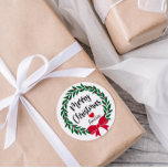 Frohe Weihnachtsgeschenke Sticker Runde Personalis<br><div class="desc">Suchen Sie nach Möglichkeiten,  Geschenkverpackungen auf die nächste Stufe zu bringen? Diese herrlichen personalisierten Geschenketiketten sind ein Muss für Weihnachten! Der Name des Absenders ist im Aufkleber enthalten und ist somit die perfekte Touch für eine Geschenk- oder Grußkarte!</div>