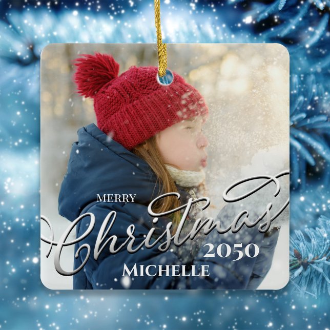 Frohe Weihnachtskalligrafie Navy Kariertes Foto Keramikornament (Merry Christmas holiday silver calligraphy script photo ceramic square ornament)